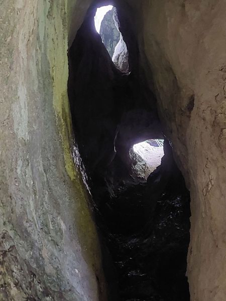 files/_uploads/2004_65_Postojna/WasserHoehle3.jpg
