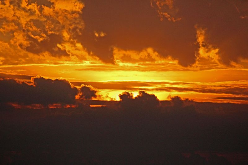 files/_uploads/2004_96_UgandaTeil1/Sonnenuntergang6.jpg