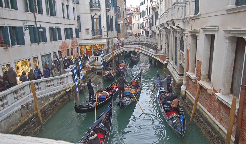files/_uploads/2006_65_Venicecalling/V_Gondeln1.jpg