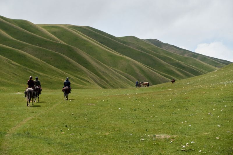 files/_uploads/2010_52l_Kyrgyzstan_d17/d17_unterwegsGrueneBerge.jpg