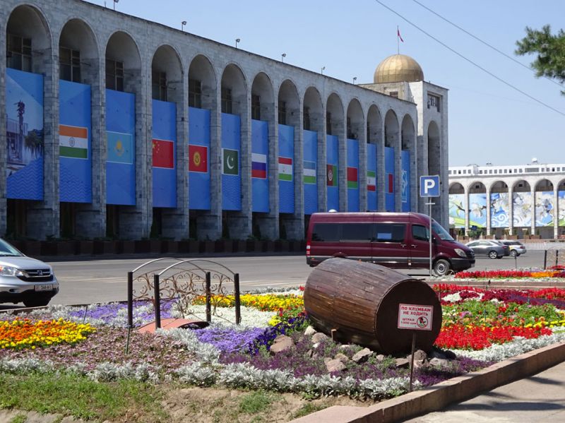 files/_uploads/2010_52n_Kyrgyzstan_d15/d15_welcome3.jpg