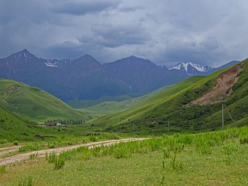 files/_uploads/2010_52o_Kyrgyzstan_d14/D14_TrailNM7.jpg