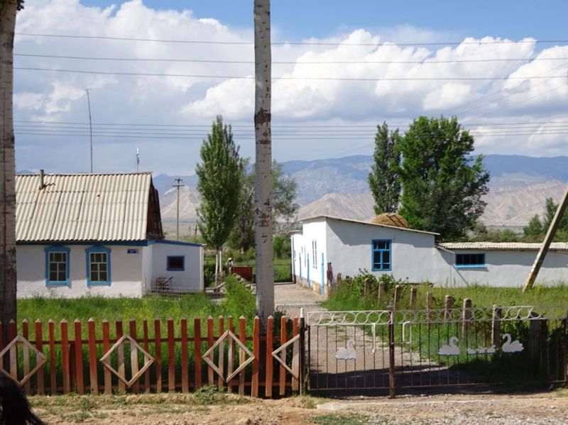 files/_uploads/2010_52w_Kyrgyzstan_d6/d6_Trail22Haus.jpg