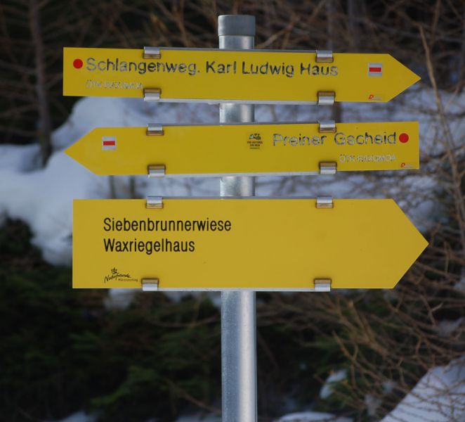 files/_uploads/2011_26_Raxwanderung/WaxriegelWegweiser.jpg